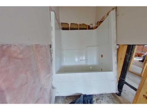 183 Merganser Crescent, Fort Mcmurray, AB - Indoor Photo Showing Bathroom
