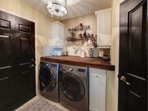 136 Burton Place, Fort Mcmurray, AB - Indoor Photo Showing Laundry Room