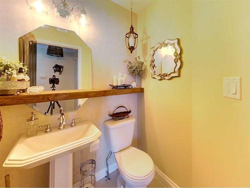 136 Burton Place, Fort Mcmurray, AB - Indoor Photo Showing Bathroom