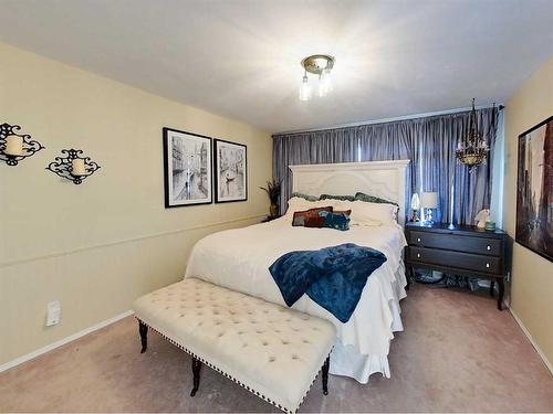 136 Burton Place, Fort Mcmurray, AB - Indoor Photo Showing Bedroom