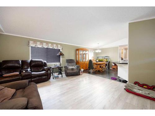 209 Waterhouse Street, Fort Mcmurray, AB - Indoor Photo Showing Living Room