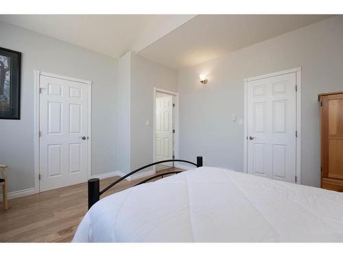 127 Berard Crescent, Fort Mcmurray, AB - Indoor Photo Showing Bedroom