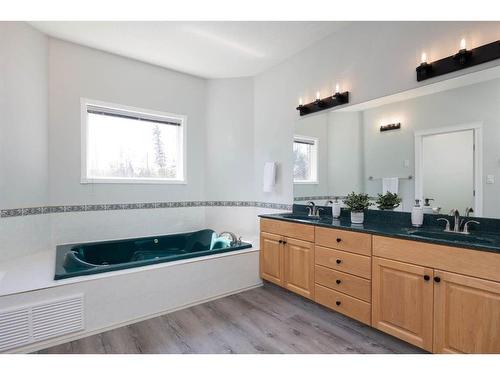 127 Berard Crescent, Fort Mcmurray, AB - Indoor Photo Showing Bathroom