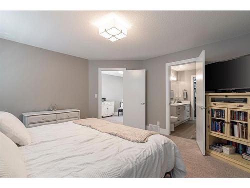 185 Clarkson Street, Fort Mcmurray, AB - Indoor Photo Showing Bedroom