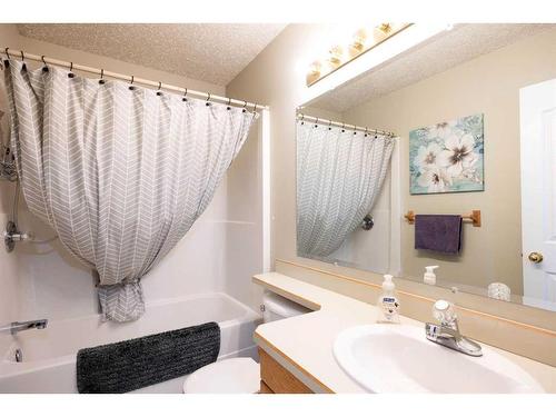 239 Laurier Lane, Fort Mcmurray, AB - Indoor Photo Showing Bathroom