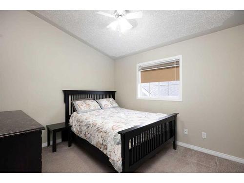 239 Laurier Lane, Fort Mcmurray, AB - Indoor Photo Showing Bedroom