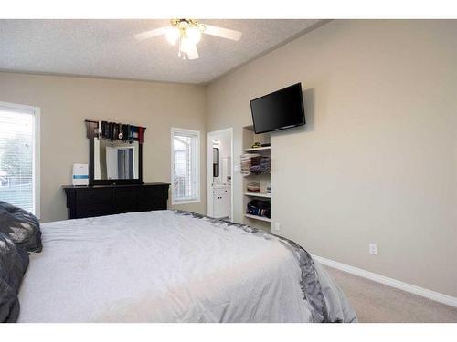 239 Laurier Lane, Fort Mcmurray, AB - Indoor Photo Showing Bedroom