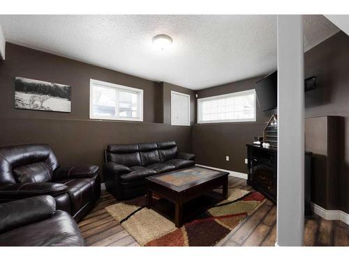 239 Laurier Lane, Fort Mcmurray, AB - Indoor Photo Showing Living Room