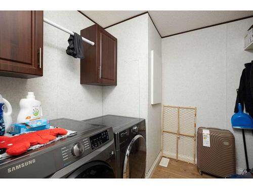 209 Greely Road, Fort Mcmurray, AB - Indoor Photo Showing Laundry Room