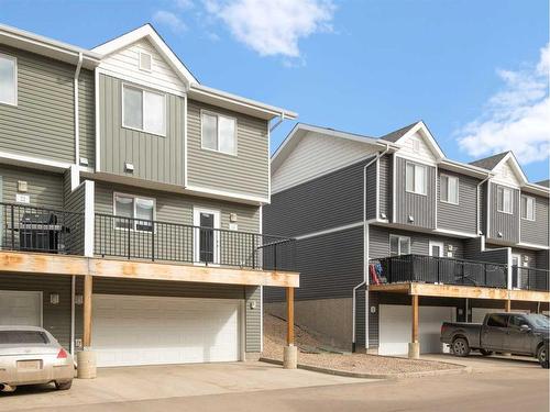 14-401 Athabasca Avenue, Fort Mcmurray, AB - Outdoor