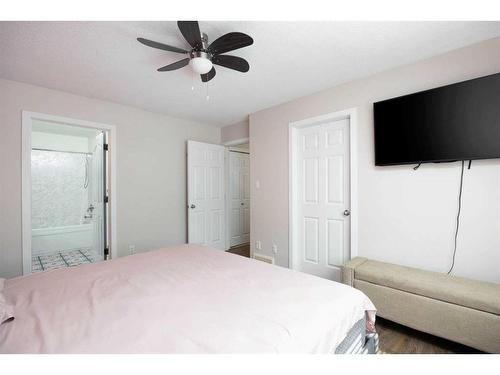 503-105 Loutit Road, Fort Mcmurray, AB - Indoor Photo Showing Bedroom