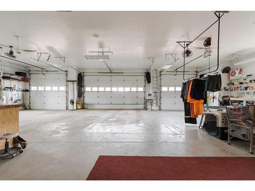 5747 Draper Road, Fort Mcmurray, AB - Indoor Photo Showing Garage