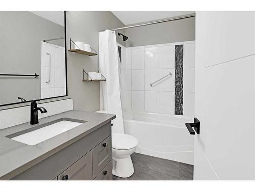 9909 Gordon Avenue, Fort Mcmurray, AB - Indoor Photo Showing Bathroom