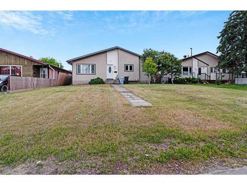 9909 Gordon Avenue, Fort Mcmurray, AB - Outdoor With Exterior