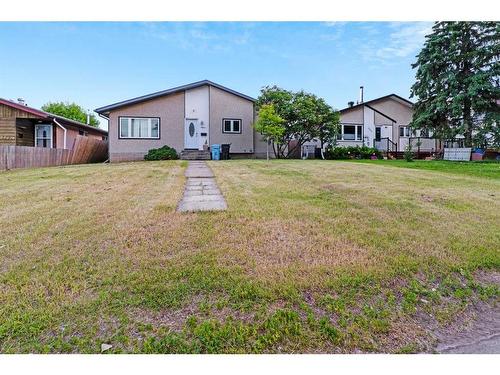 9909 Gordon Avenue, Fort Mcmurray, AB - Outdoor