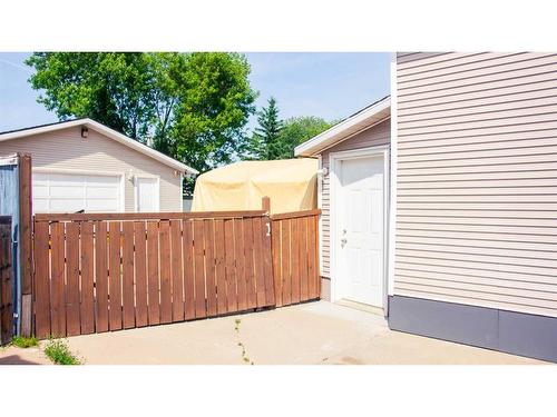 125 Cameron Drive, Fort Mcmurray, AB - Outdoor With Exterior