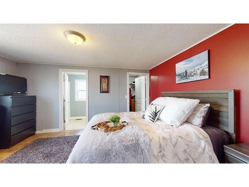 120 Ash Way, Fort Mcmurray, AB - Indoor Photo Showing Bedroom