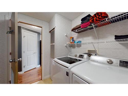 120 Ash Way, Fort Mcmurray, AB - Indoor Photo Showing Laundry Room