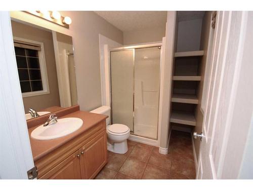 28-411 Williams Drive, Fort Mcmurray, AB - Indoor Photo Showing Bathroom