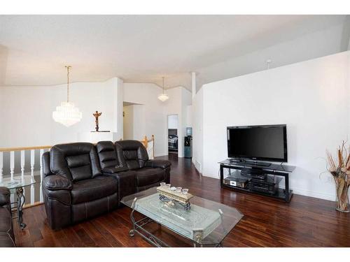 176 Burton Place, Fort Mcmurray, AB - Indoor Photo Showing Living Room
