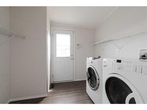 124 Fir Street, Fort Mcmurray, AB - Indoor Photo Showing Laundry Room
