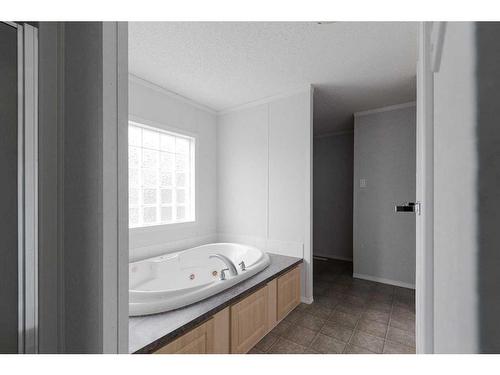 124 Fir Street, Fort Mcmurray, AB - Indoor Photo Showing Bathroom