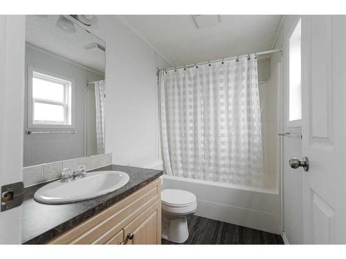 124 Fir Street, Fort Mcmurray, AB - Indoor Photo Showing Bathroom