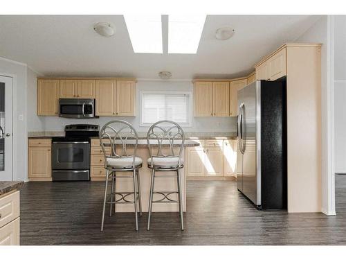 124 Fir Street, Fort Mcmurray, AB - Indoor Photo Showing Kitchen