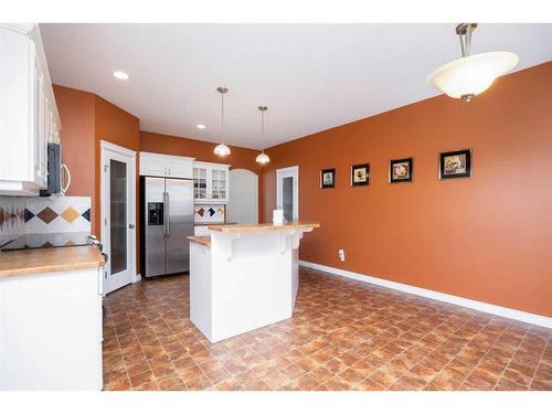 185 Pliska Crescent, Fort Mcmurray, AB - Indoor Photo Showing Kitchen