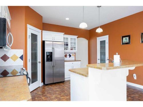 185 Pliska Crescent, Fort Mcmurray, AB - Indoor Photo Showing Kitchen