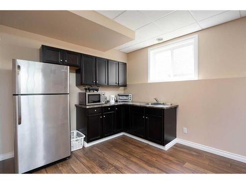 185 Pliska Crescent, Fort Mcmurray, AB - Indoor Photo Showing Kitchen