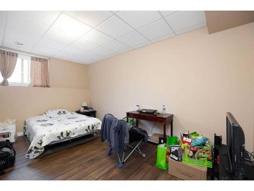 185 Pliska Crescent, Fort Mcmurray, AB - Indoor Photo Showing Bedroom