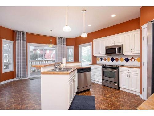 185 Pliska Crescent, Fort Mcmurray, AB - Indoor Photo Showing Kitchen With Double Sink