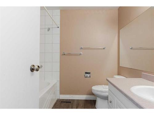 361 Bird Crescent, Fort Mcmurray, AB - Indoor Photo Showing Bathroom