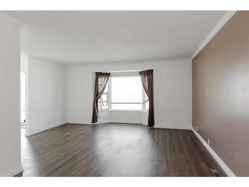 361 Bird Crescent, Fort Mcmurray, AB - Indoor Photo Showing Other Room