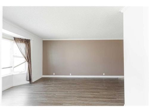 361 Bird Crescent, Fort Mcmurray, AB - Indoor Photo Showing Other Room