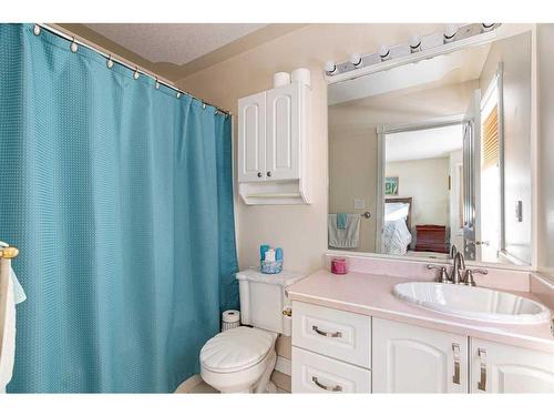 312 Burton Place, Fort Mcmurray, AB - Indoor Photo Showing Bathroom