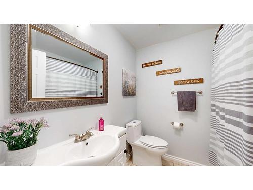 131 Wolverine Drive, Fort Mcmurray, AB - Indoor Photo Showing Bathroom