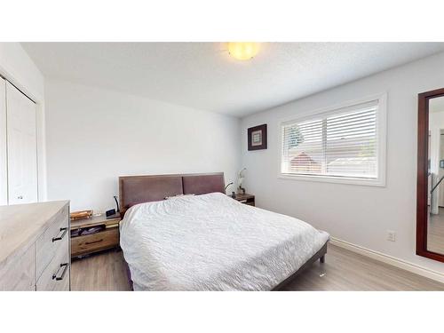 131 Wolverine Drive, Fort Mcmurray, AB - Indoor Photo Showing Bedroom