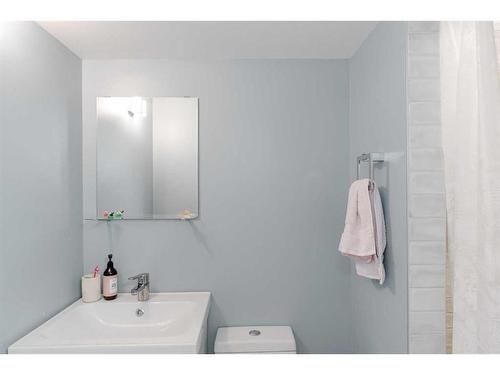 159 Berens Place, Fort Mcmurray, AB - Indoor Photo Showing Bathroom
