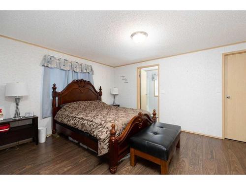 109 Waterhouse Street, Fort Mcmurray, AB - Indoor Photo Showing Bedroom