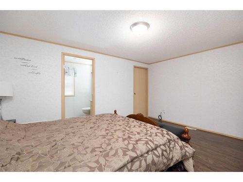 109 Waterhouse Street, Fort Mcmurray, AB - Indoor Photo Showing Bedroom