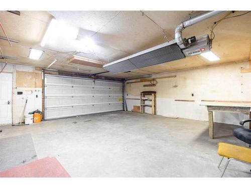 577 Beacon Hill Drive, Fort Mcmurray, AB - Indoor Photo Showing Garage