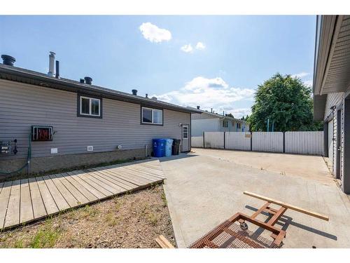 577 Beacon Hill Drive, Fort Mcmurray, AB - Outdoor With Exterior