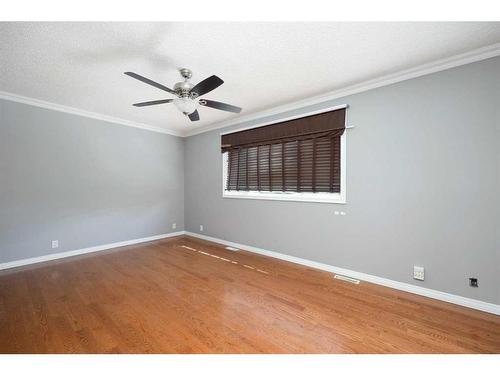 577 Beacon Hill Drive, Fort Mcmurray, AB - Indoor Photo Showing Other Room