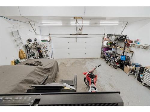 191 Woodpecker Way, Fort Mcmurray, AB - Indoor Photo Showing Garage