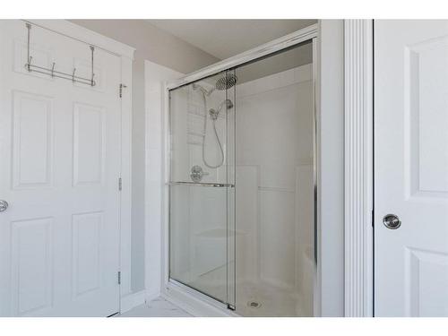 191 Woodpecker Way, Fort Mcmurray, AB - Indoor Photo Showing Bathroom