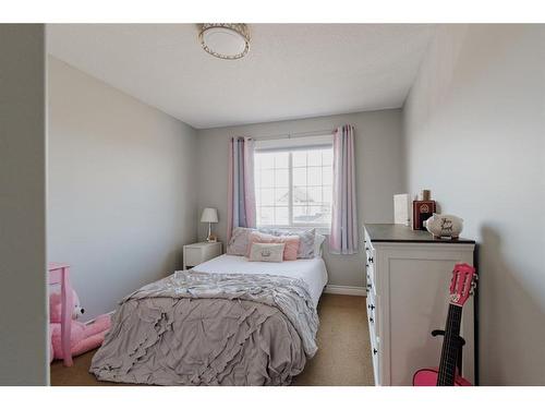 191 Woodpecker Way, Fort Mcmurray, AB - Indoor Photo Showing Bedroom