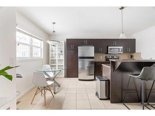 54-180 Riverstone Ridge, Fort Mcmurray, AB - Indoor Photo Showing Kitchen With Upgraded Kitchen