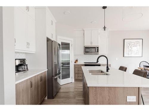 120 Walnut Place, Fort Mcmurray, AB - Indoor Photo Showing Kitchen With Double Sink With Upgraded Kitchen